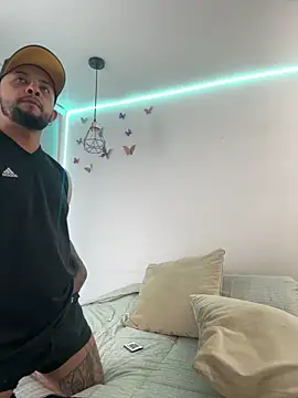 Chloe Johnson  online show from 3, 2, 2025