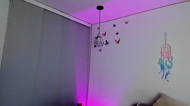 Chloe Johnson  online show from 12, 9, 2025