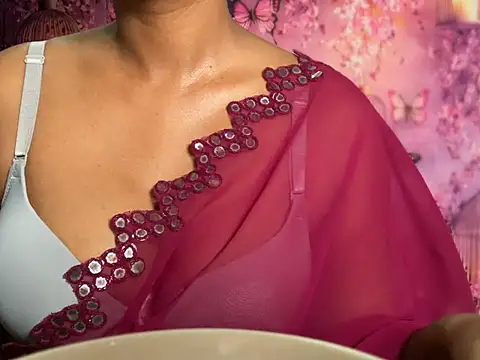 Sexy trisha  7 online show from 18, 7, 2026