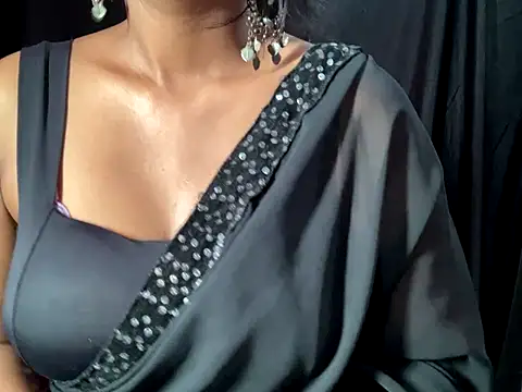 Sexy trisha  7 online show from 17, 10, 2025