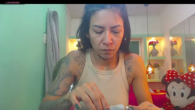 Snapshot of lorenapinto chatting on 25, 5, 2026 lorenapinto online show from 25, 5, 2026