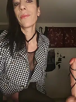 freyamoret online show from 3, 5, 2026