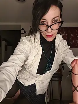 freyamoret online show from 6, 5, 2026