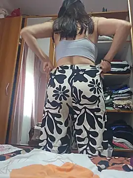 Snapshot of KristenVega chatting on 4, 6, 2026 KristenVega online show from 4, 6, 2026
