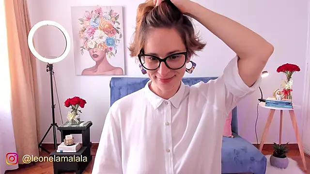 cuddlingbunny online show from 5, 10, 2025