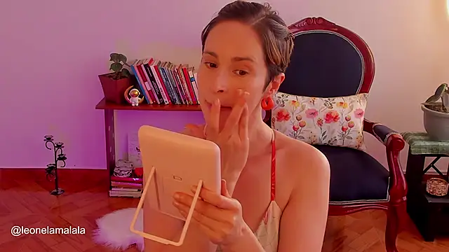 cuddlingbunny online show from 22, 3, 2025