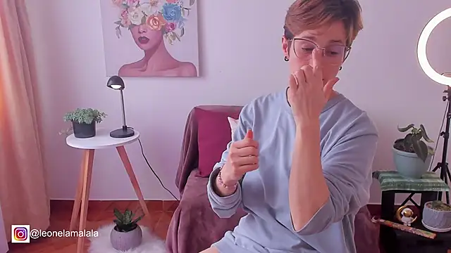 cuddlingbunny online show from 17, 3, 2025