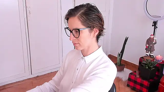 cuddlingbunny online show from 30, 11, 2025