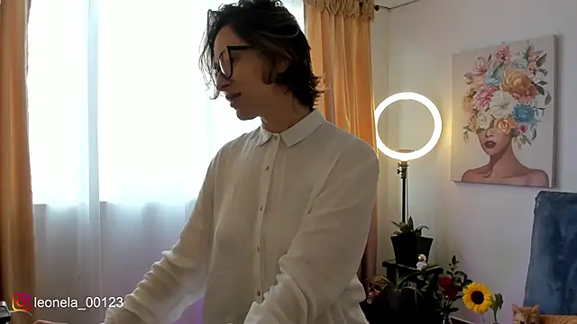 cuddlingbunny online show from 2, 2, 2026