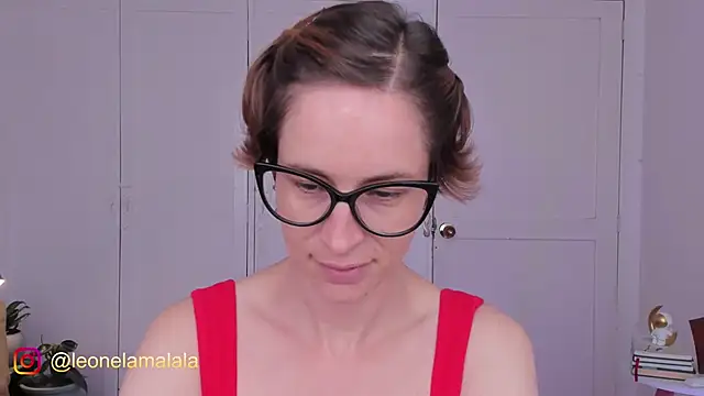 cuddlingbunny online show from 14, 10, 2025