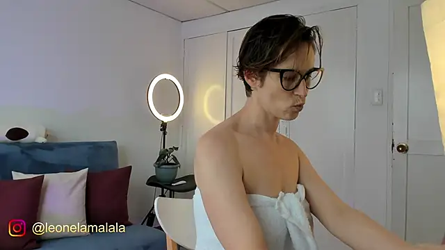 cuddlingbunny online show from 27, 9, 2025