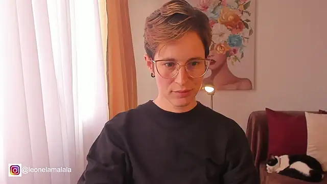 cuddlingbunny online show from 10, 3, 2025