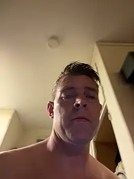 Teddan82 online show from 17, 4, 2026