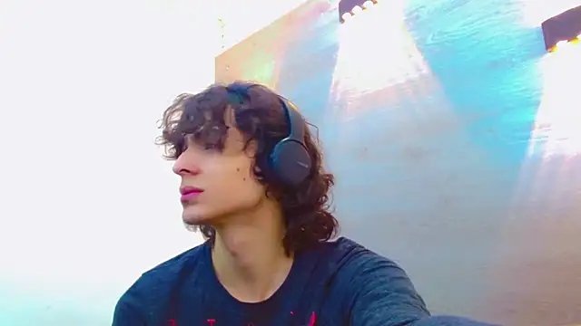 Snapshot of Sr_BonnyEthan chatting on 16, 9, 2025 Sr BonnyEthan online show from 16, 9, 2025