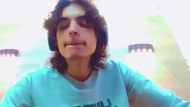 Snapshot of Sr_BonnyEthan chatting on 29, 10, 2025 Sr BonnyEthan online show from 29, 10, 2025