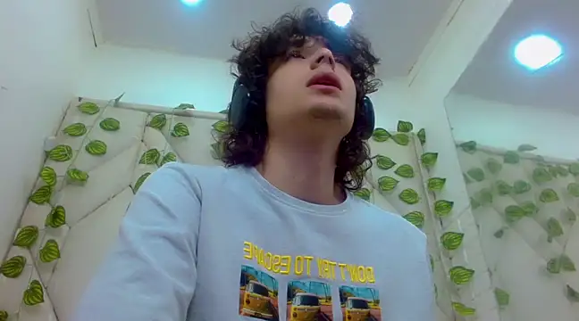 Snapshot of Sr_BonnyEthan chatting on 15, 2, 2025 Sr BonnyEthan online show from 15, 2, 2025