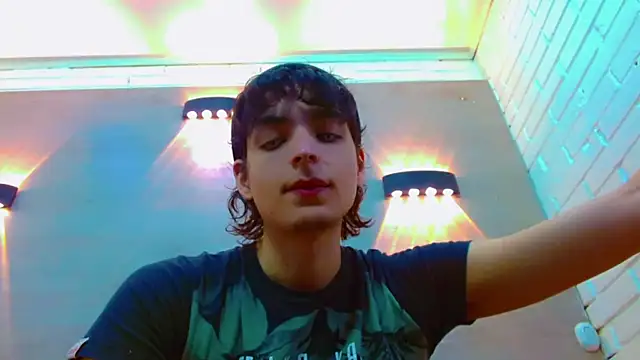 Snapshot of Sr_BonnyEthan chatting on 24, 11, 2025 Sr BonnyEthan online show from 24, 11, 2025