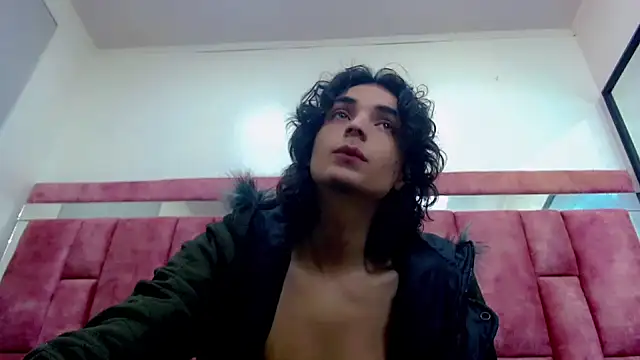 Snapshot of Sr_BonnyEthan chatting on 21, 10, 2025 Sr BonnyEthan online show from 21, 10, 2025