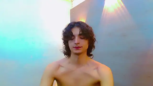 Snapshot of Sr_BonnyEthan chatting on 20, 10, 2025 Sr BonnyEthan online show from 20, 10, 2025