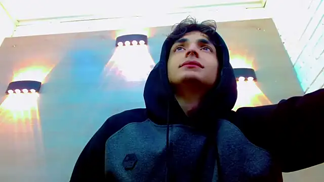 Snapshot of Sr_BonnyEthan chatting on 26, 11, 2025 Sr BonnyEthan online show from 26, 11, 2025