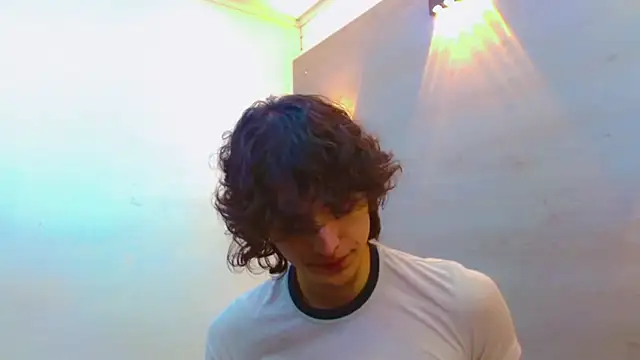 Snapshot of Sr_BonnyEthan chatting on 12, 9, 2025 Sr BonnyEthan online show from 12, 9, 2025