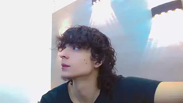 Snapshot of Sr_BonnyEthan chatting on 20, 9, 2025 Sr BonnyEthan online show from 20, 9, 2025