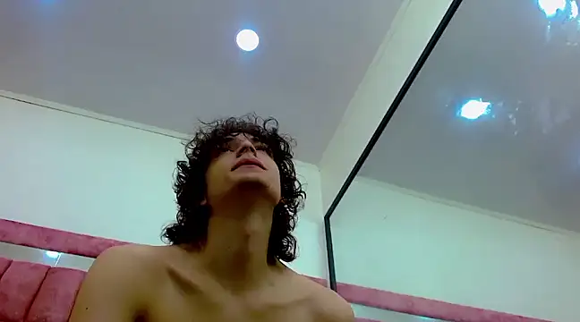 Snapshot of Sr_BonnyEthan chatting on 6, 3, 2025 Sr BonnyEthan online show from 6, 3, 2025