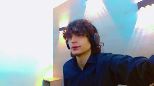 Snapshot of Sr_BonnyEthan chatting on 10, 9, 2025 Sr BonnyEthan online show from 10, 9, 2025