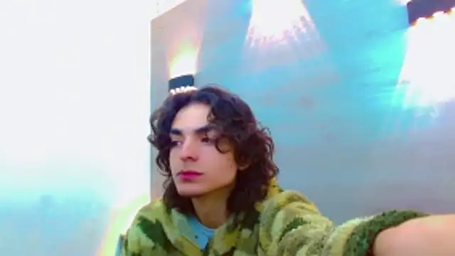 Snapshot of Sr_BonnyEthan chatting on 10, 11, 2025 Sr BonnyEthan online show from 10, 11, 2025