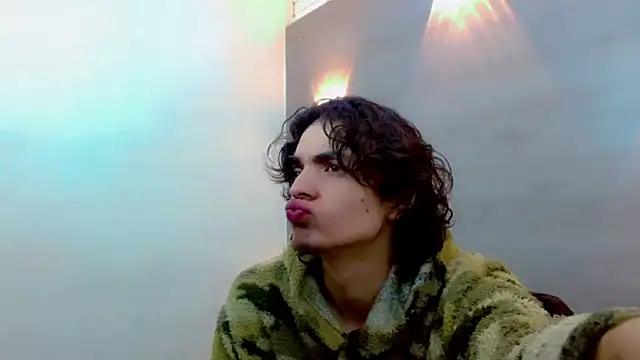 Snapshot of Sr_BonnyEthan chatting on 25, 10, 2025 Sr BonnyEthan online show from 25, 10, 2025