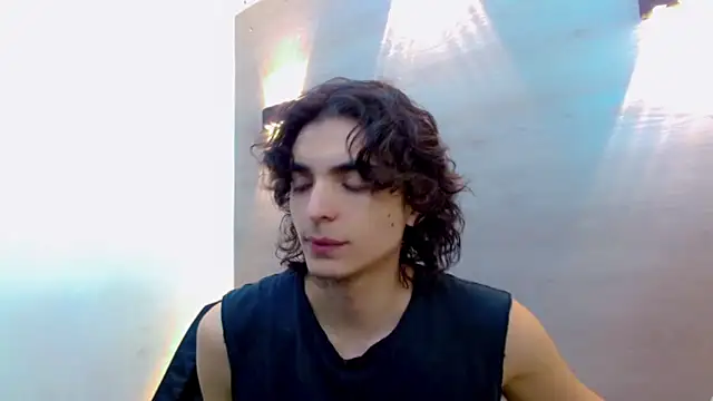 Snapshot of Sr_BonnyEthan chatting on 4, 10, 2025 Sr BonnyEthan online show from 4, 10, 2025