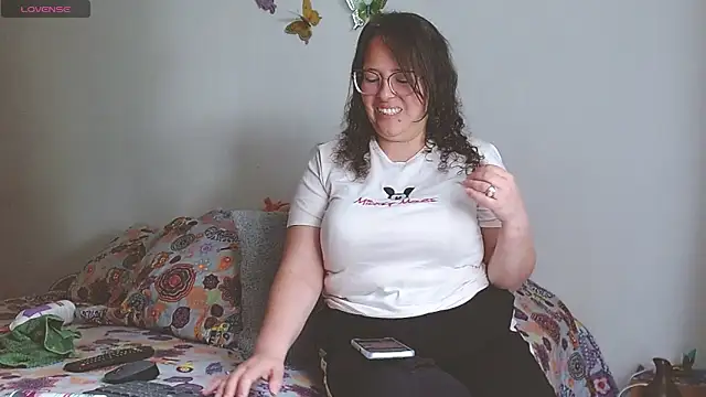 Snapshot of honeyhot_paty chatting on 4, 1, 2025 honeyhot paty online show from 4, 1, 2025