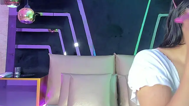 Snapshot of DaraBeckett chatting on 24, 10, 2025 DaraBeckett online show from 24, 10, 2025