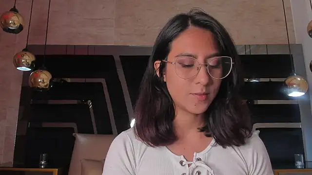 Snapshot of DaraBeckett chatting on 13, 10, 2025 DaraBeckett online show from 13, 10, 2025