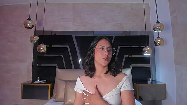 Snapshot of DaraBeckett chatting on 2, 10, 2025 DaraBeckett online show from 2, 10, 2025