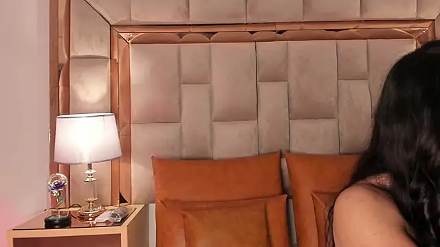 Snapshot of DaraBeckett chatting on 27, 2, 2025 DaraBeckett online show from 27, 2, 2025