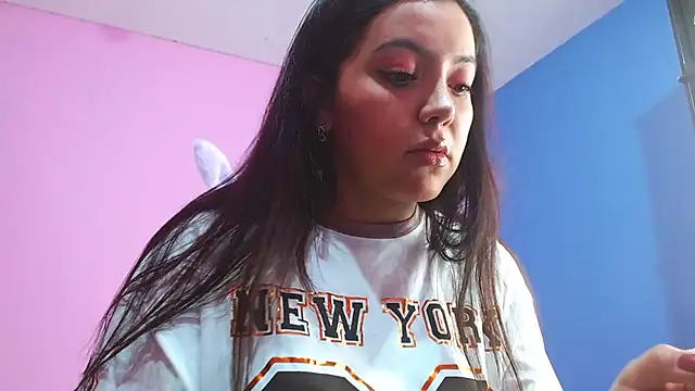 Snapshot of Isa-Jones chatting on 1, 10, 2025 Isa-Jones online show from 1, 10, 2025