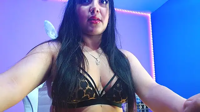 Snapshot of Isa-Jones chatting on 4, 10, 2025 Isa-Jones online show from 4, 10, 2025