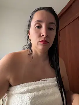 Snapshot of emely_sexx20 chatting on 17, 5, 2026 emely sexx20 online show from 17, 5, 2026
