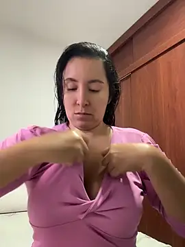 Snapshot of emely_sexx20 chatting on 6, 5, 2026 emely sexx20 online show from 6, 5, 2026