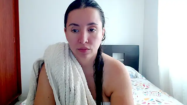 emely sexx20 online show from 23, 9, 2025