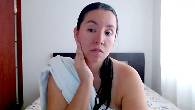 emely sexx20 online show from 7, 10, 2025