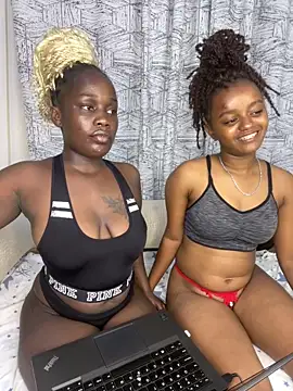 Snapshot of Favoritegirl1 chatting on 13, 2, 2026 Favoritegirl1 online show from 13, 2, 2026