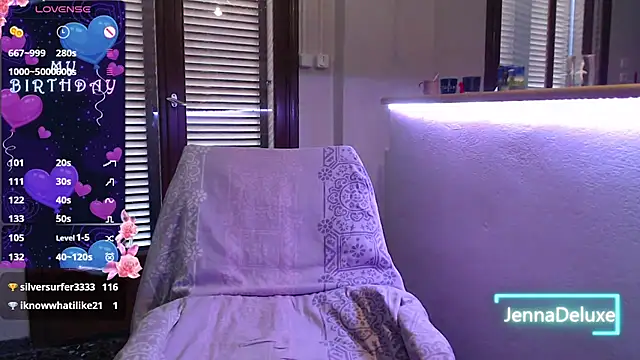 Snapshot of JennaDeluxe chatting on 8, 7, 2026 JennaDeluxe online show from 8, 7, 2026
