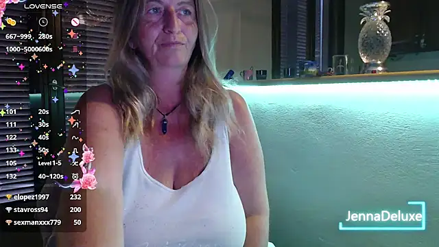 Snapshot of JennaDeluxe chatting on 2, 7, 2026 JennaDeluxe online show from 2, 7, 2026