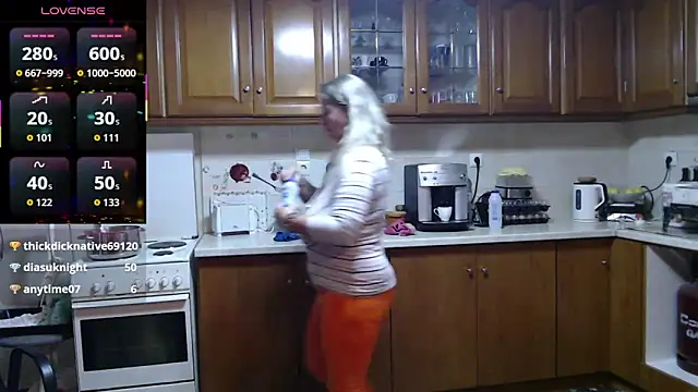 JennaDeluxe online show from 23, 4, 2026