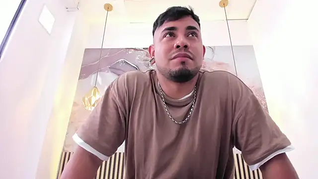 Snapshot of BrianMalonee chatting on 19, 11, 2025 BrianMalonee online show from 19, 11, 2025