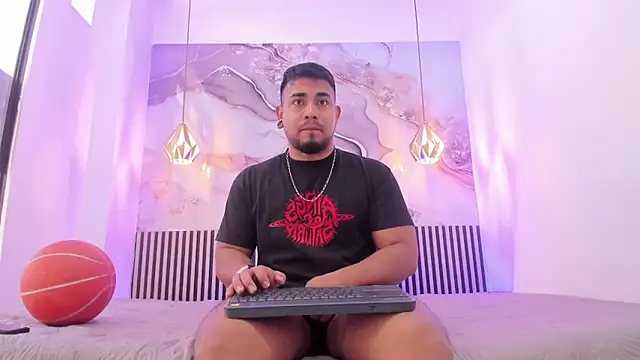 Snapshot of BrianMalonee chatting on 12, 9, 2025 BrianMalonee online show from 12, 9, 2025