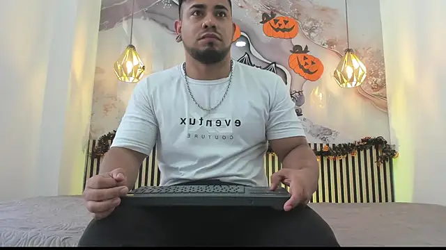 Snapshot of BrianMalonee chatting on 1, 11, 2025 BrianMalonee online show from 1, 11, 2025