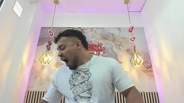 Snapshot of BrianMalonee chatting on 4, 3, 2026 BrianMalonee online show from 4, 3, 2026